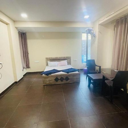 Bliss Rooms Алибаг Екстериор снимка